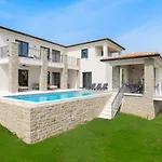 San Sebastian Villa Buje